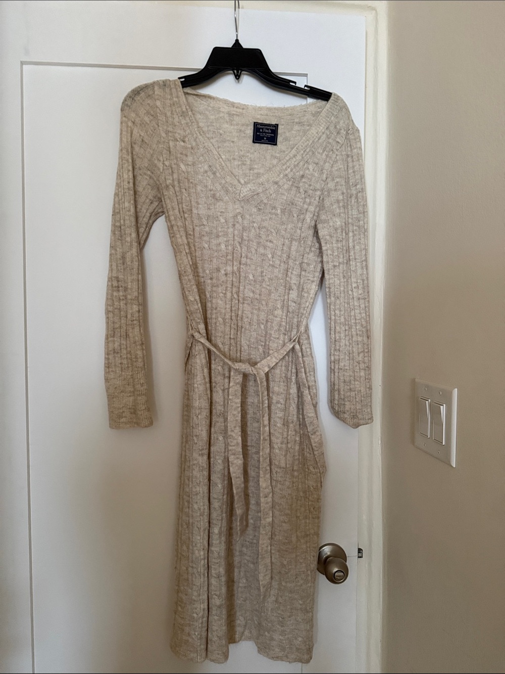 Abercrombie & Fitch Ribbed V‑Neck Long Sleeve Knit Dress - Neutral Beige size m